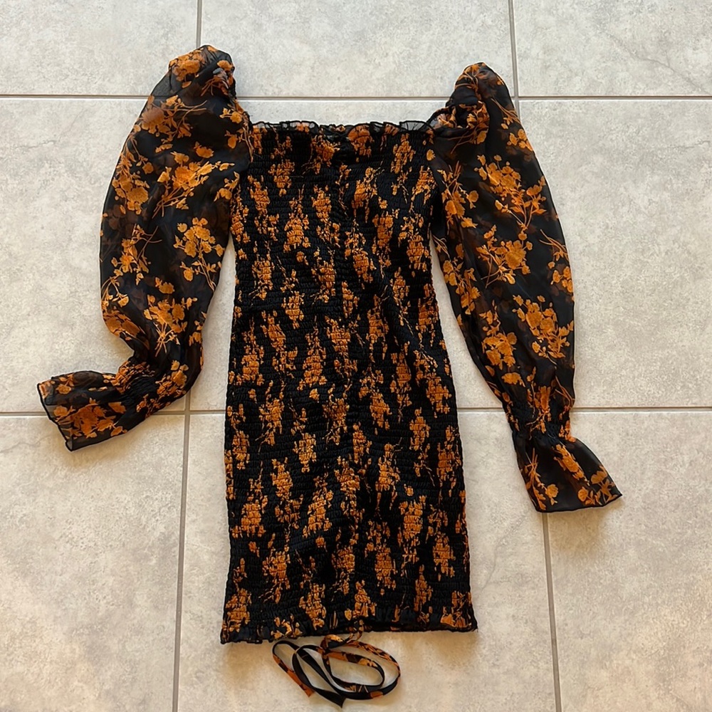 Black 2Bella dress. Lightly worn. Size small